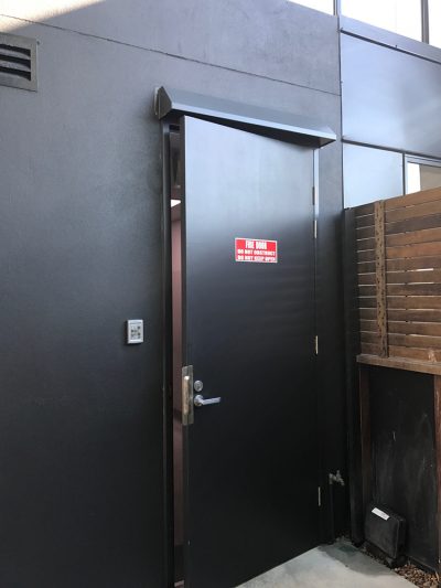 Fire-rated doors — Single fire door — exterior