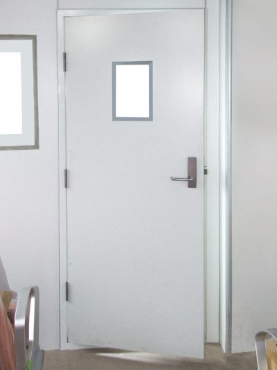 Fire-rated doors — Single fire door with window