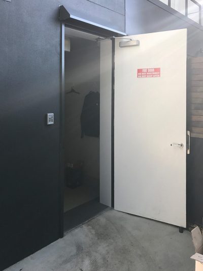 Fire-rated doors — Single fire door - open